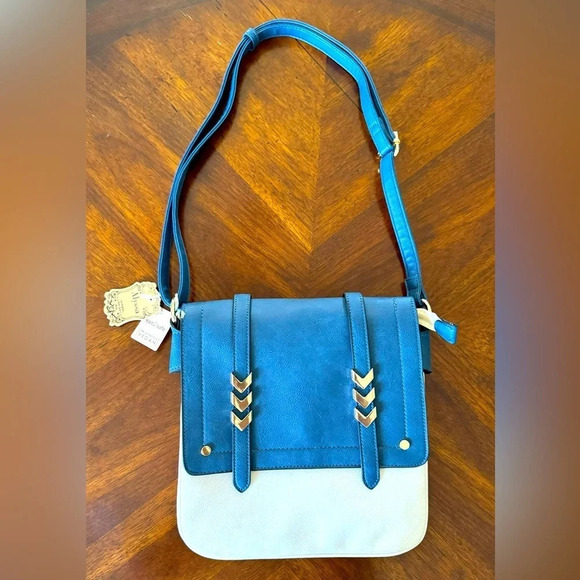 NWT Alyssa Double Compartment Dual Tone Crossbody Medium-Large. Blue and Cream - Picture 2 of 10